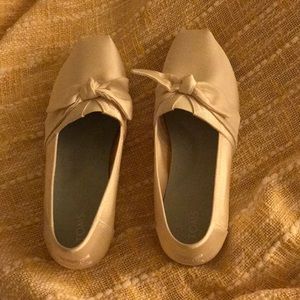 Brand New Toms- Bow Alpargata Slip-ons